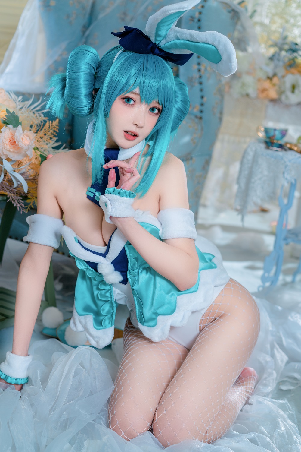 阿包也是兔娘-白兔Miku[28P]