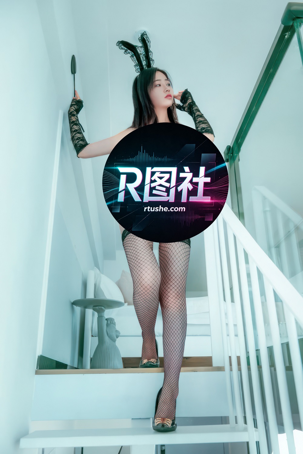 年年nnian-网袜丝绒兔女郎[27P]