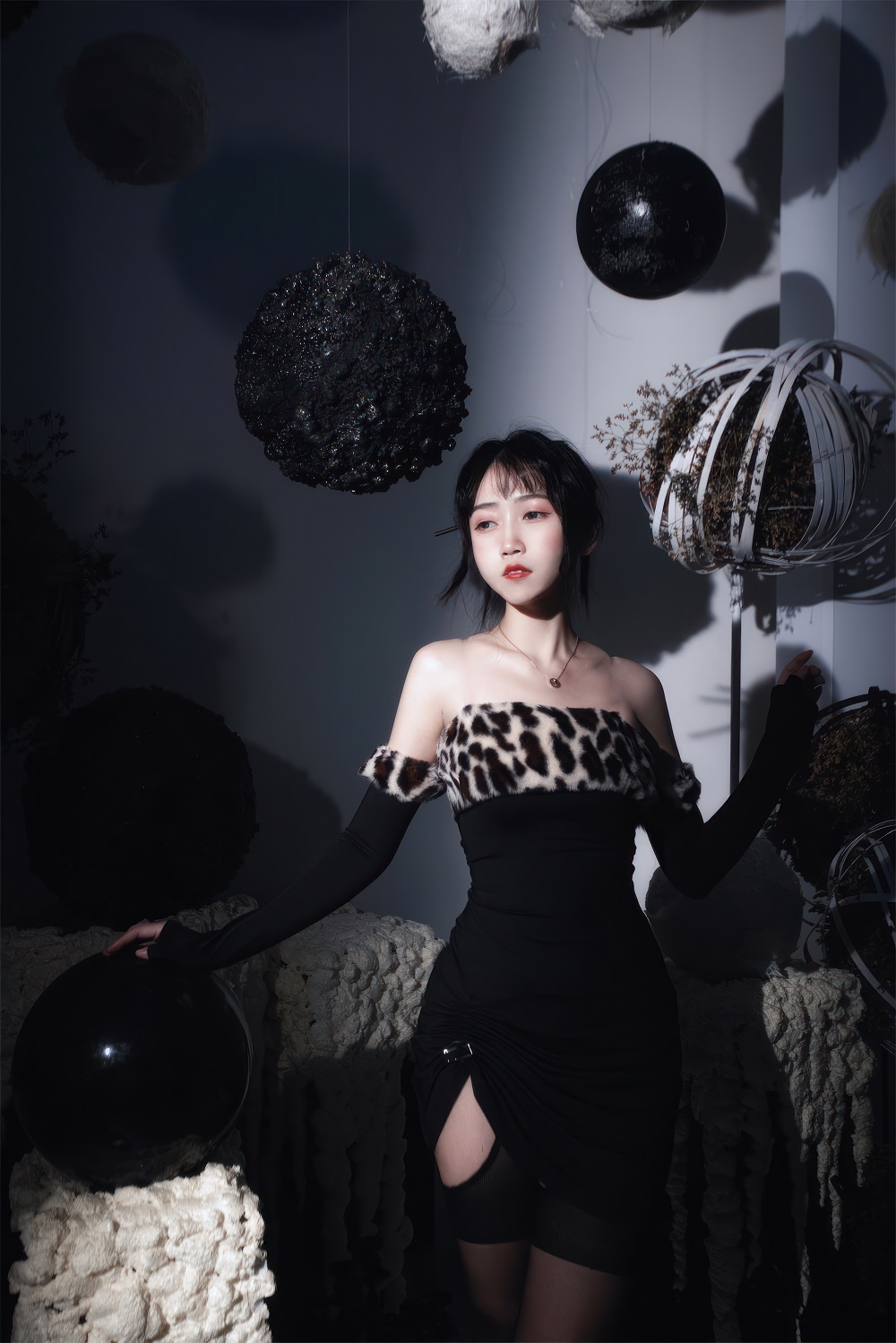 不呆猫-豹纹黑长裙[16P]
