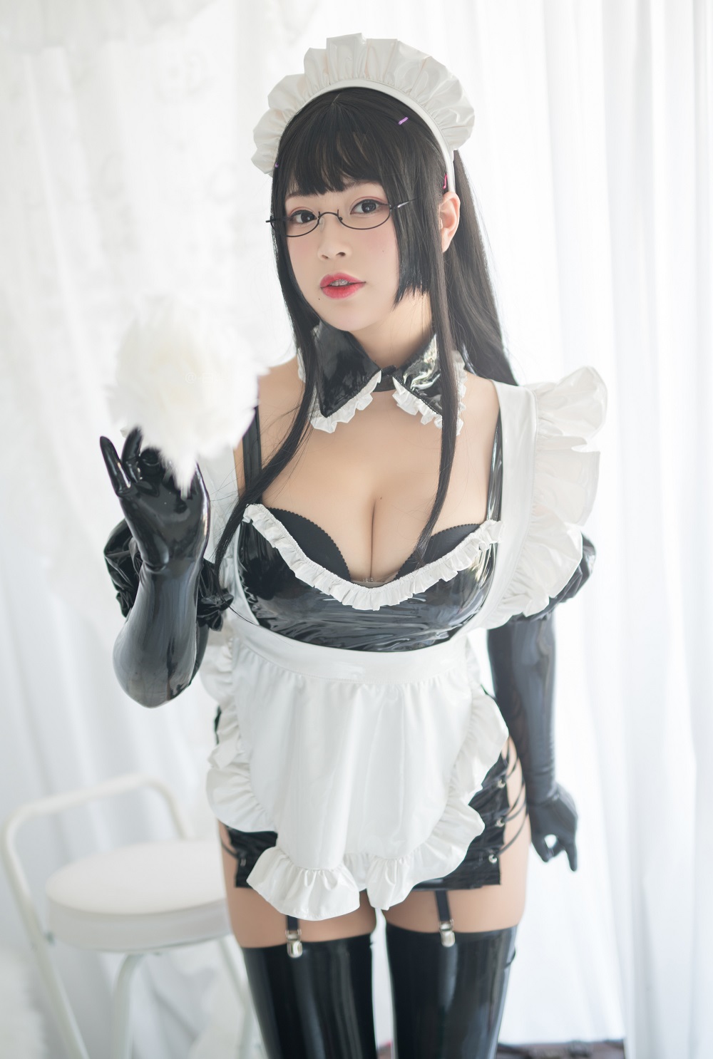 白烨-傲娇女仆长[63P+18V]