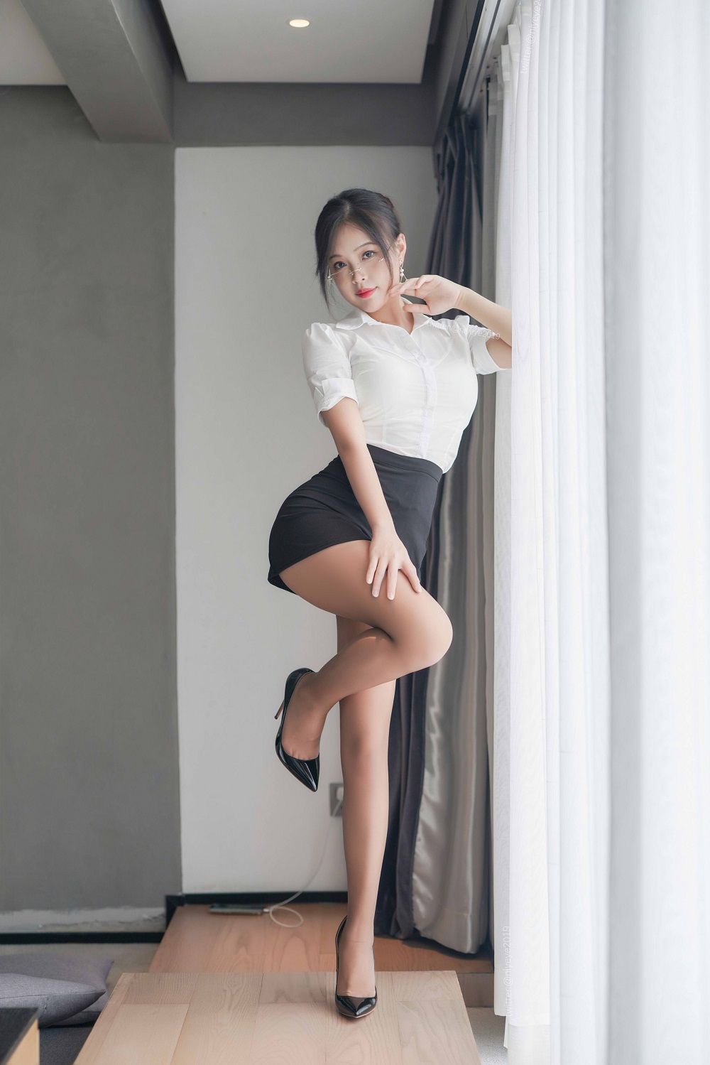 白烨-秘书的私人时间2.0[72P+4V]