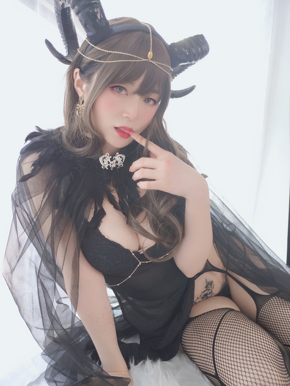 白银81-黑丝魅魔[50P+1V]