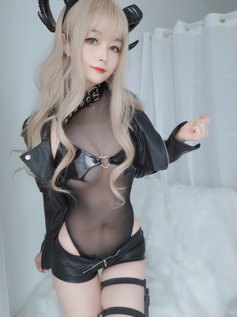 白银81-皮衣小恶魔[84P+6V]