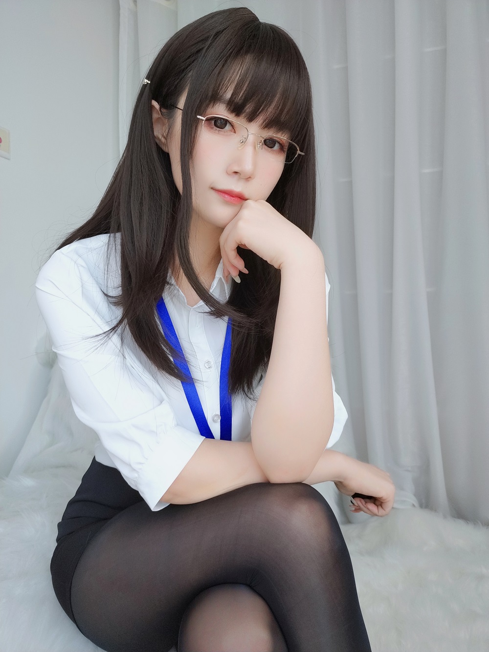 白银81-自摄Vol.43-制服[125P+8V]