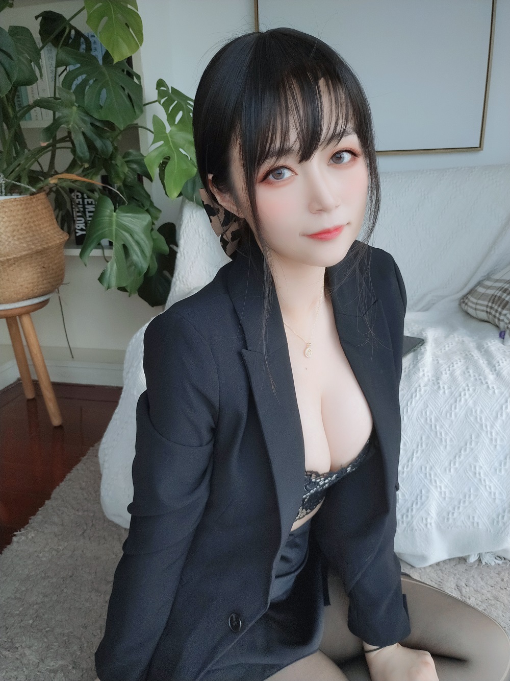 白银81-西服自摄[70P+2V]