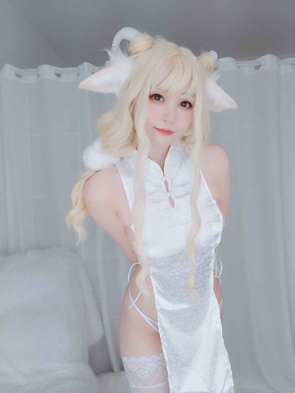 白银81-小白羊白旗袍[101P+7V]