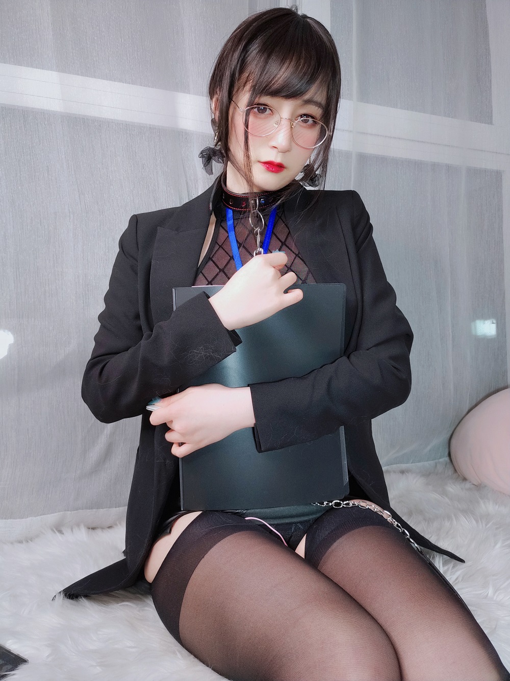 白银81-自摄Vol.57-黑丝上司[145P+8V]