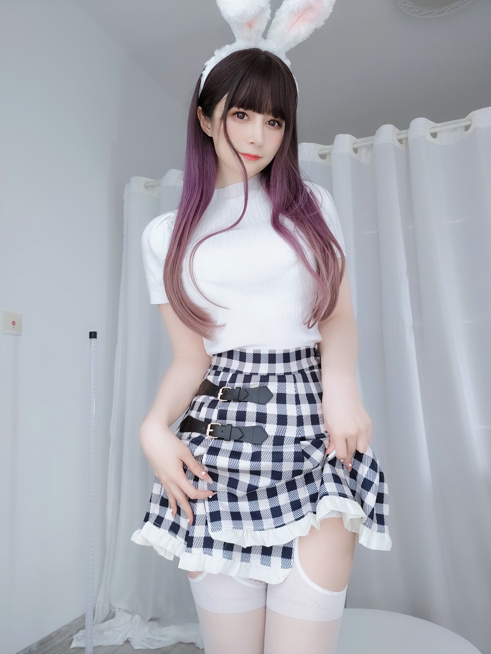 白银81-自摄Vol.60-吊带白丝兔子[169P+7V]