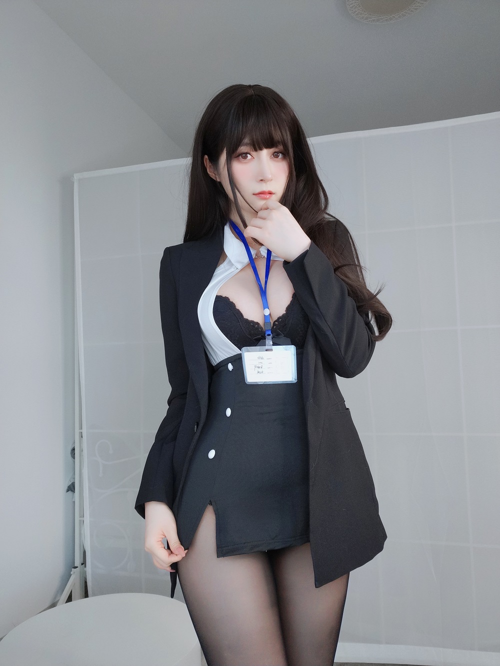 白银81-自摄Vol.62-黑丝OL[169P+6V]