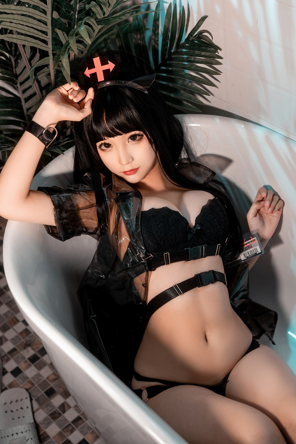 蠢沫沫-胶衣护士黑[40P]
