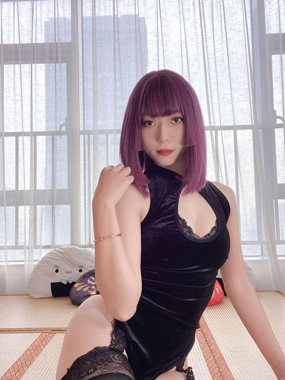 Money冷冷-高叉旗袍蕾丝裙[107P+1V]