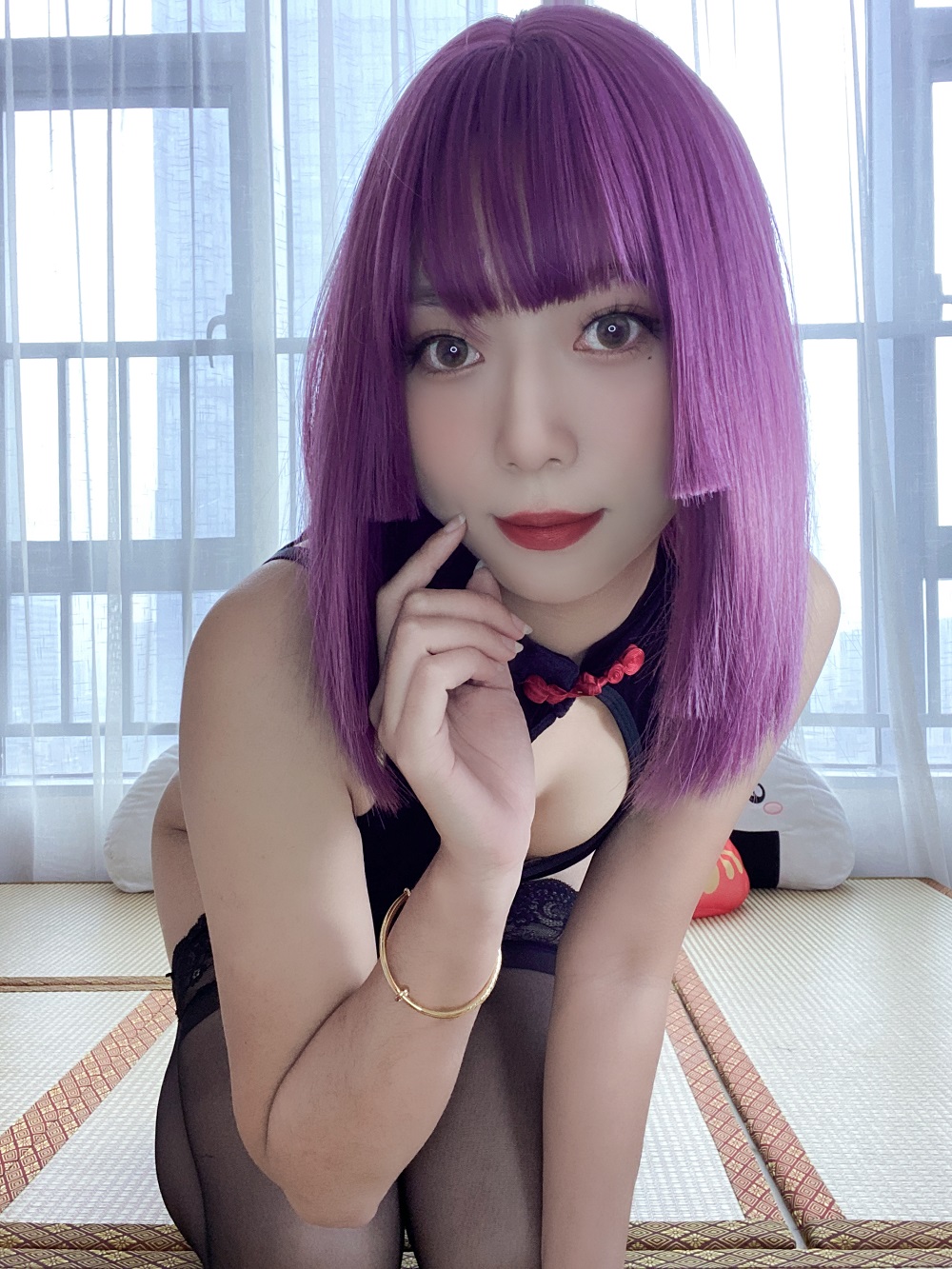 Money冷冷-高叉旗袍蕾丝裙[107P+1V]