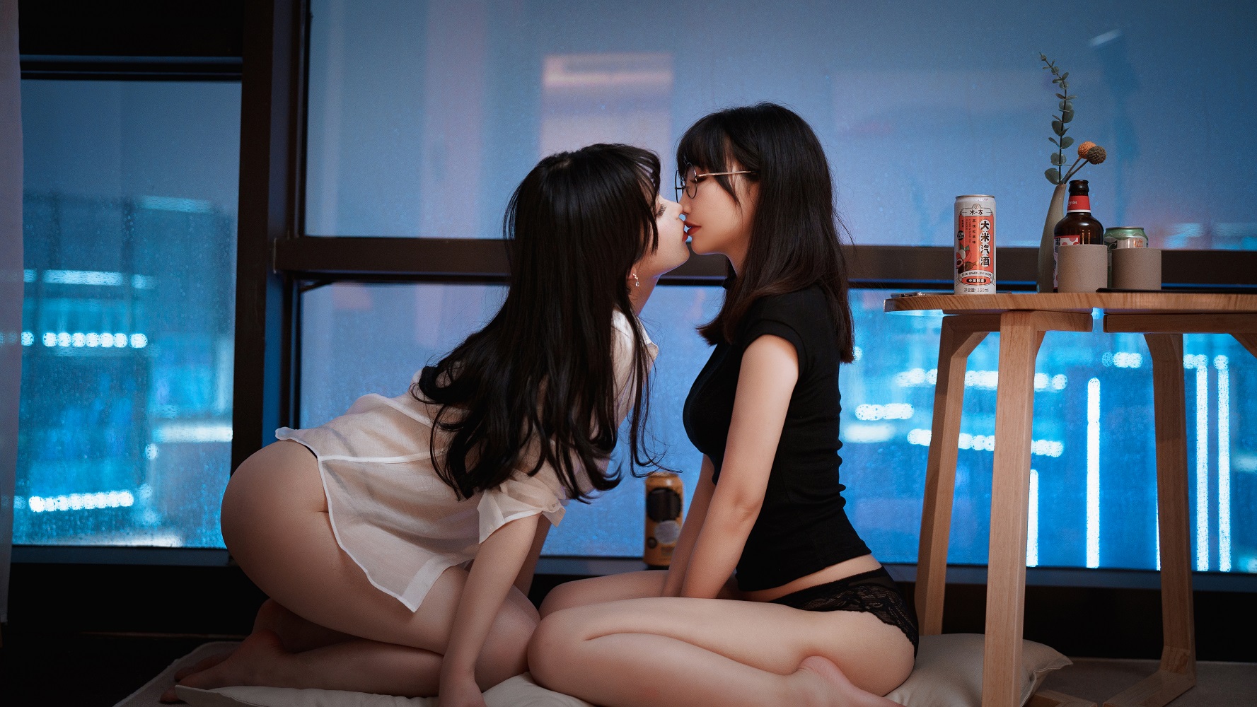 rioko凉凉子&amp;面饼仙儿-黑丝OL制服双人[102P+11V]