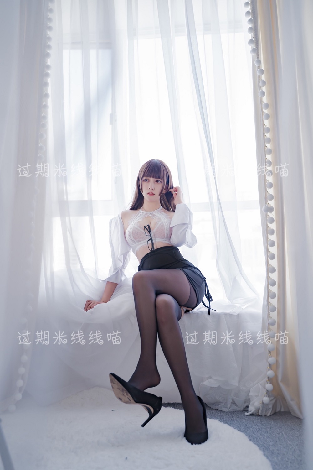 过期米线线喵-黑丝OL装[40P]