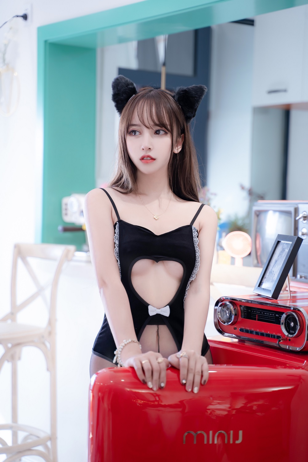 过期米线线喵-黑丝猫女郎[10P]