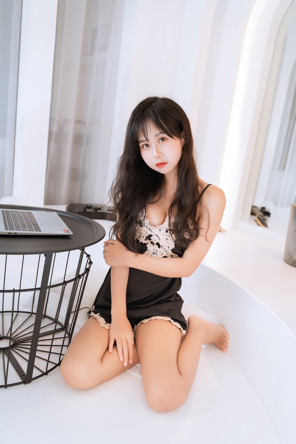 萌芽儿-吊带睡衣[12P]