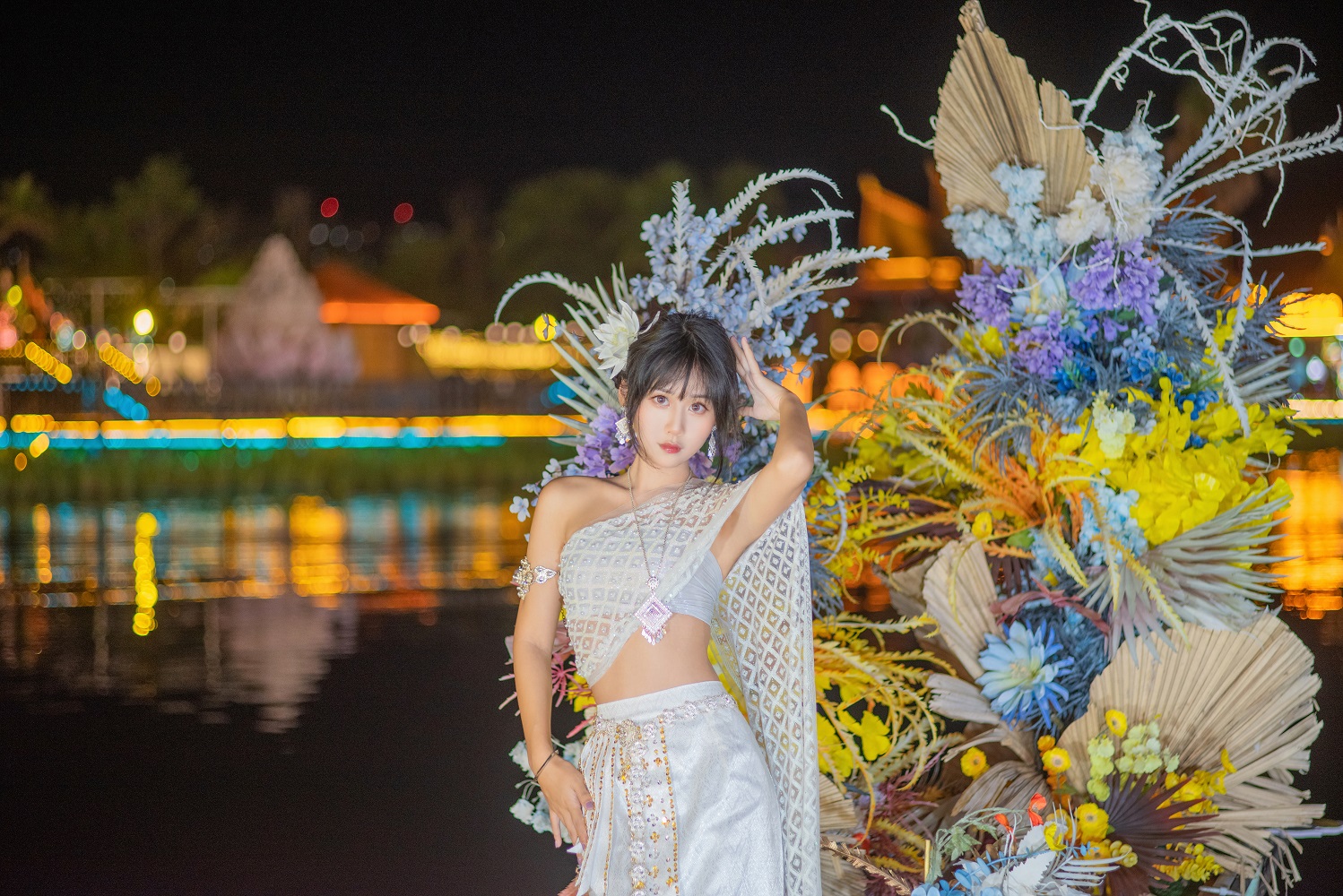 萌芽儿-西双版纳傣服银[17P]