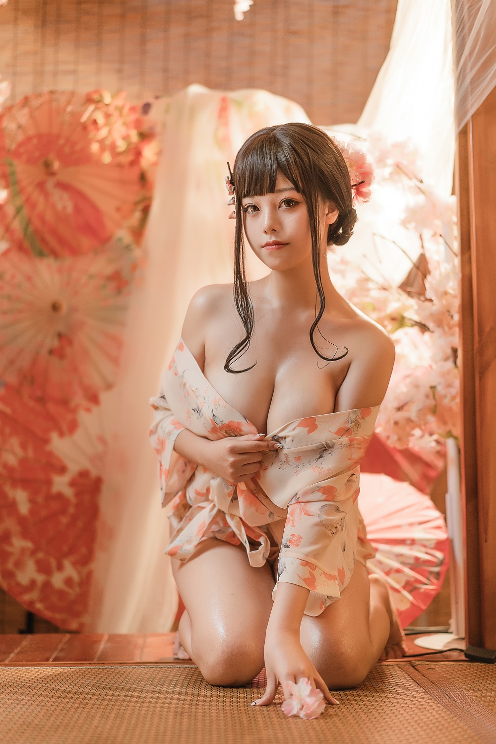 蜜汁猫裘-浴娘[66P+4V]