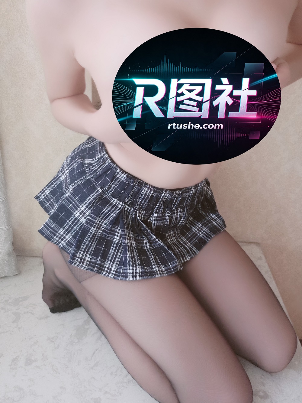 奈汐酱nice-自撮りVol.002-狐尾黑丝JK裙[38P+4V]