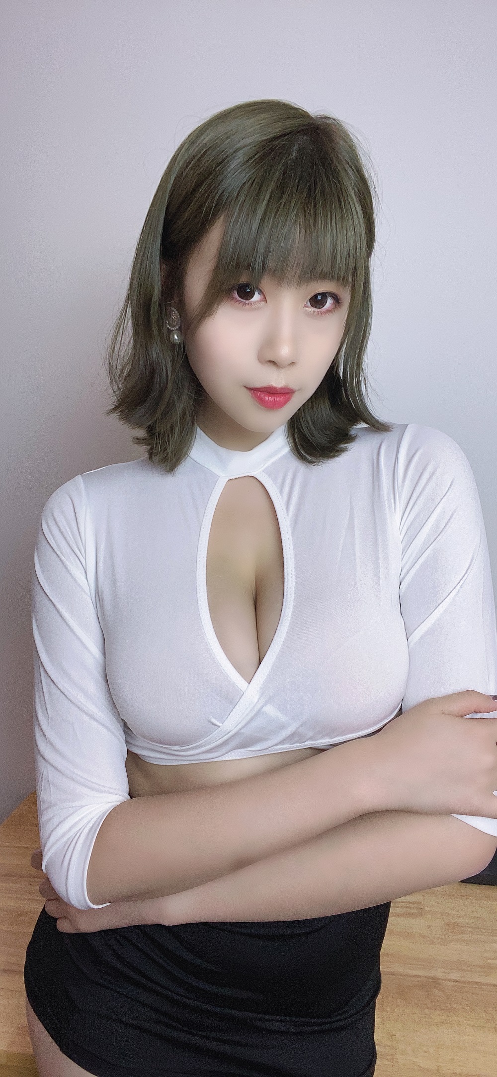 奈汐酱nice-自撮りVol.017-不务正业小秘书[52P+4V]