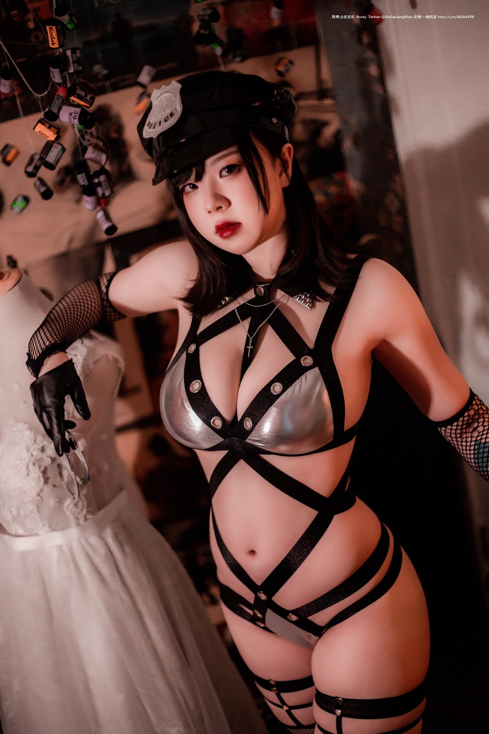 超皮皮皮奶-银色内衣制服[33P+1V]