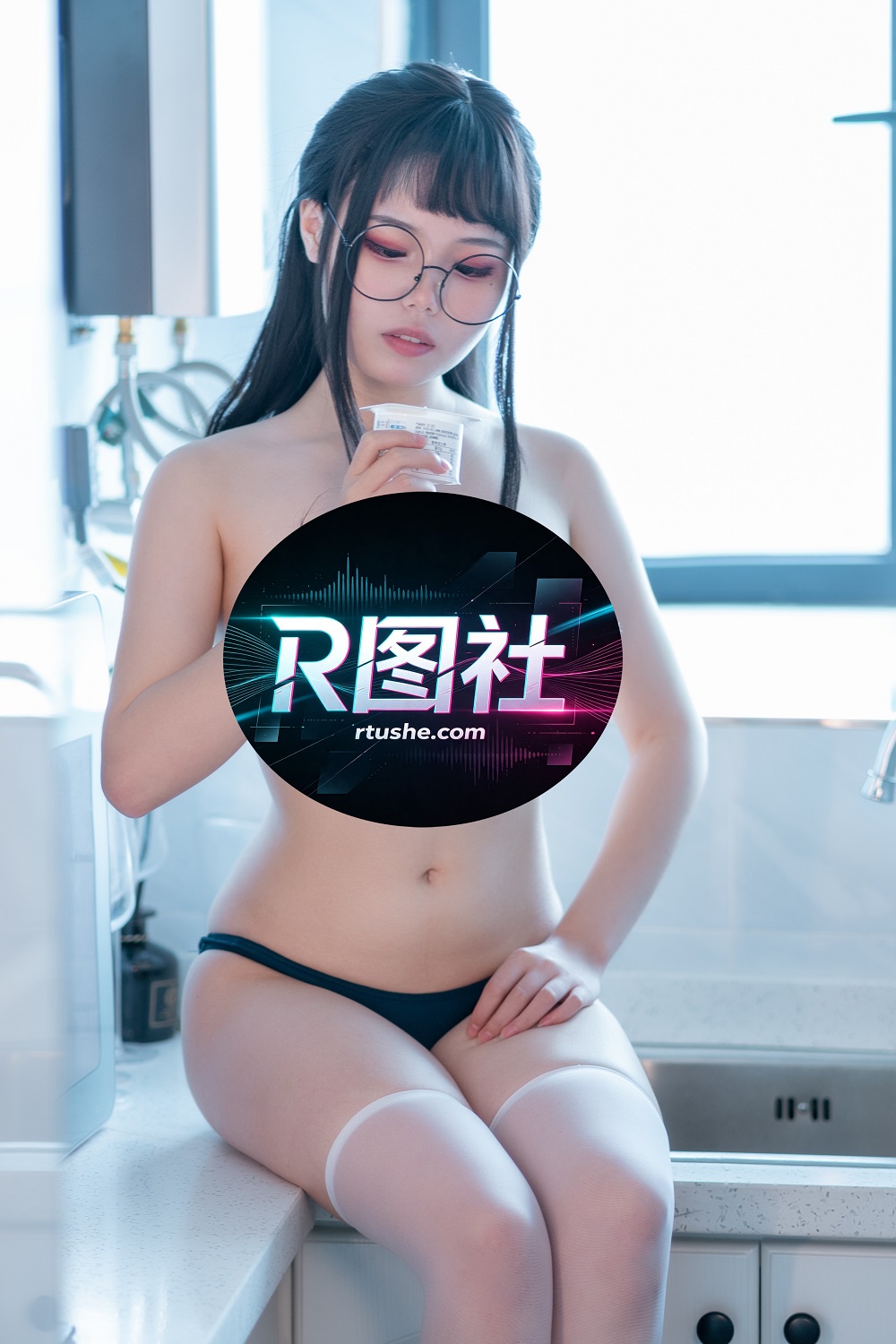 七月喵子-喝酸奶的眼镜娘[35P]