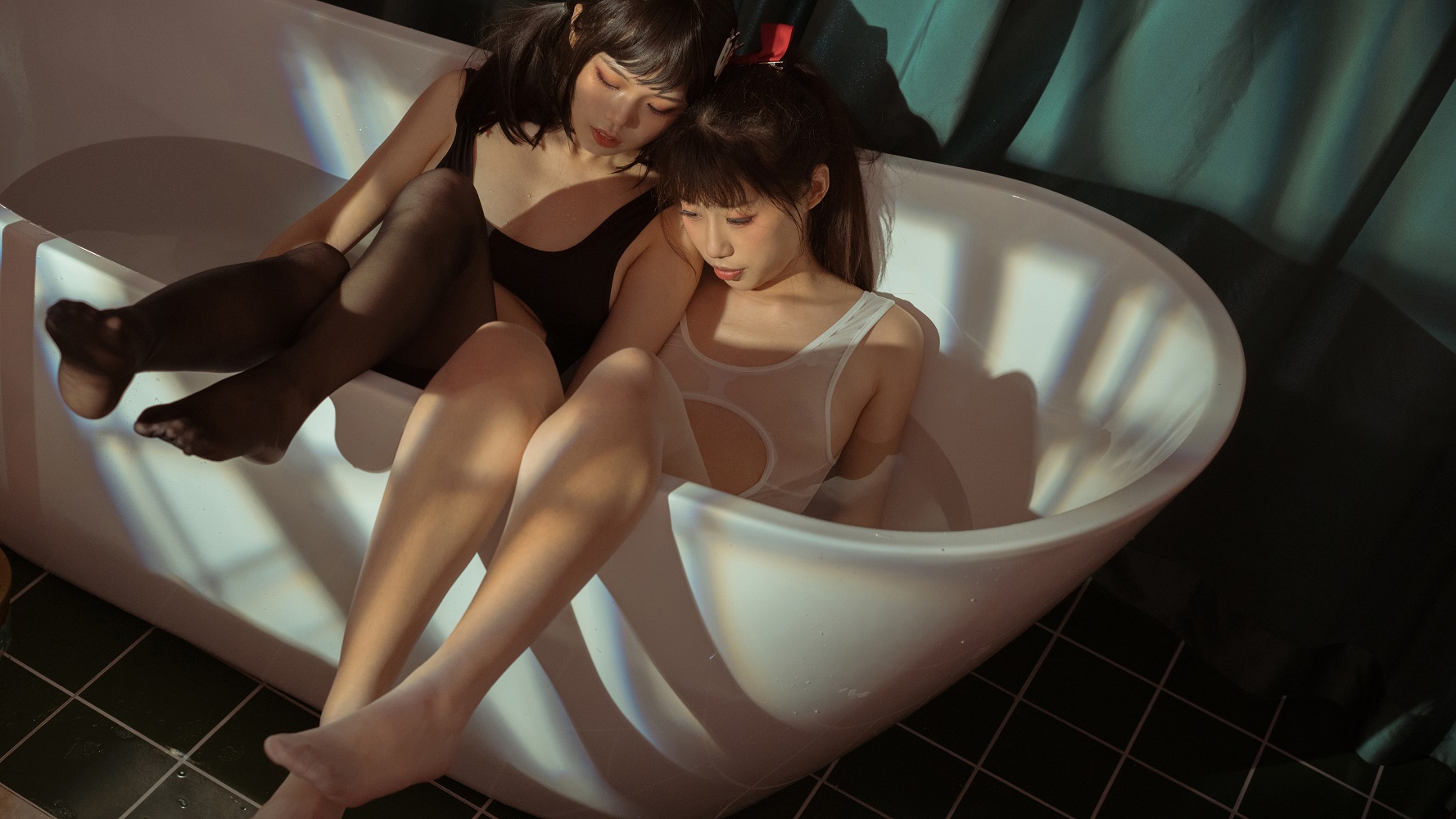 七月喵子-黑白双人浴缸[30P]