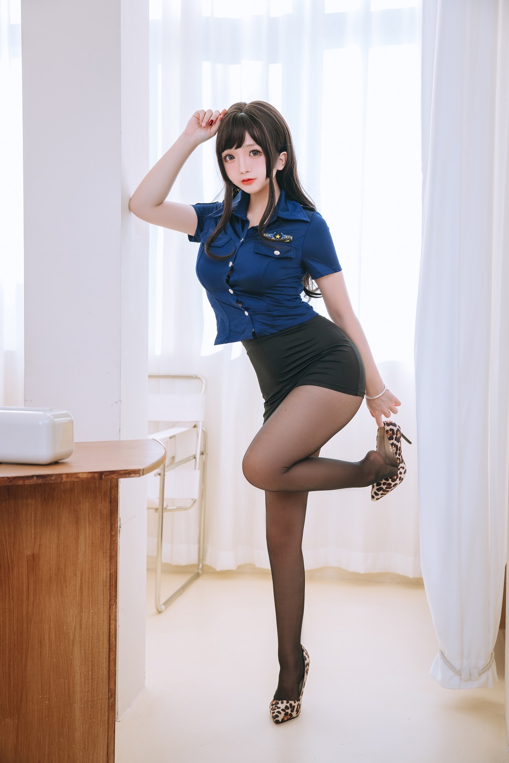 日奈娇-豹纹制服[111P]