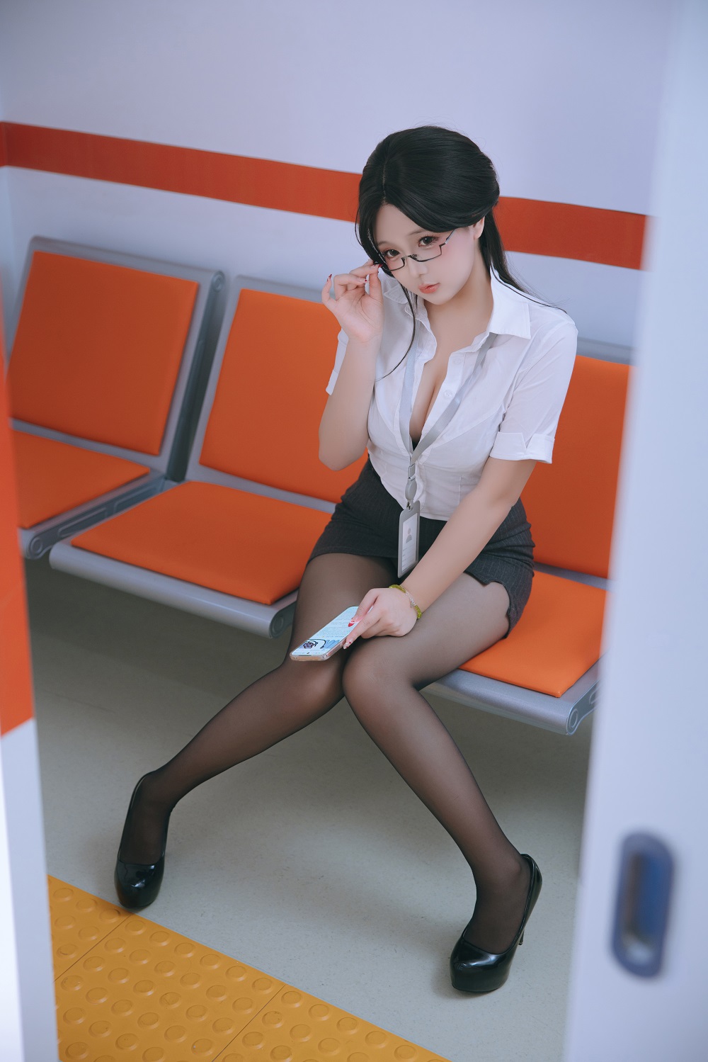 日奈娇-地铁OL[287P+8V]