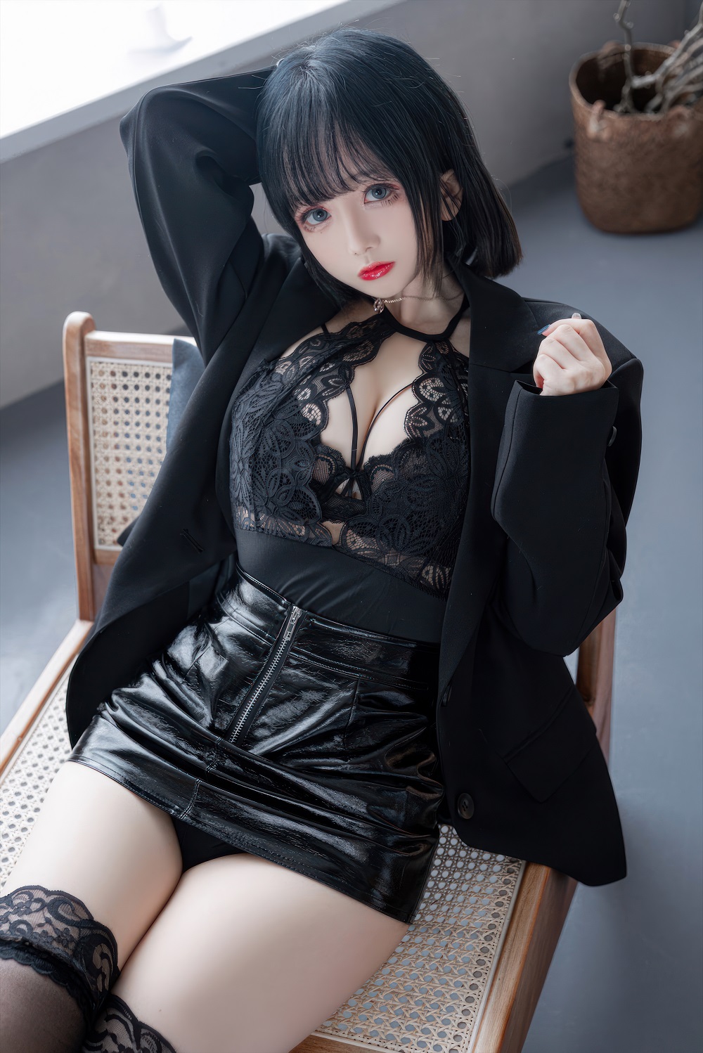 日奈娇-禁欲西装[68P]