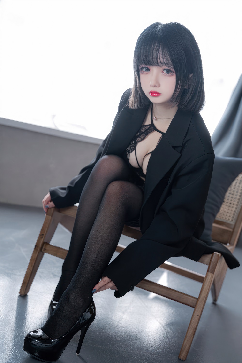日奈娇-禁欲西装[68P]