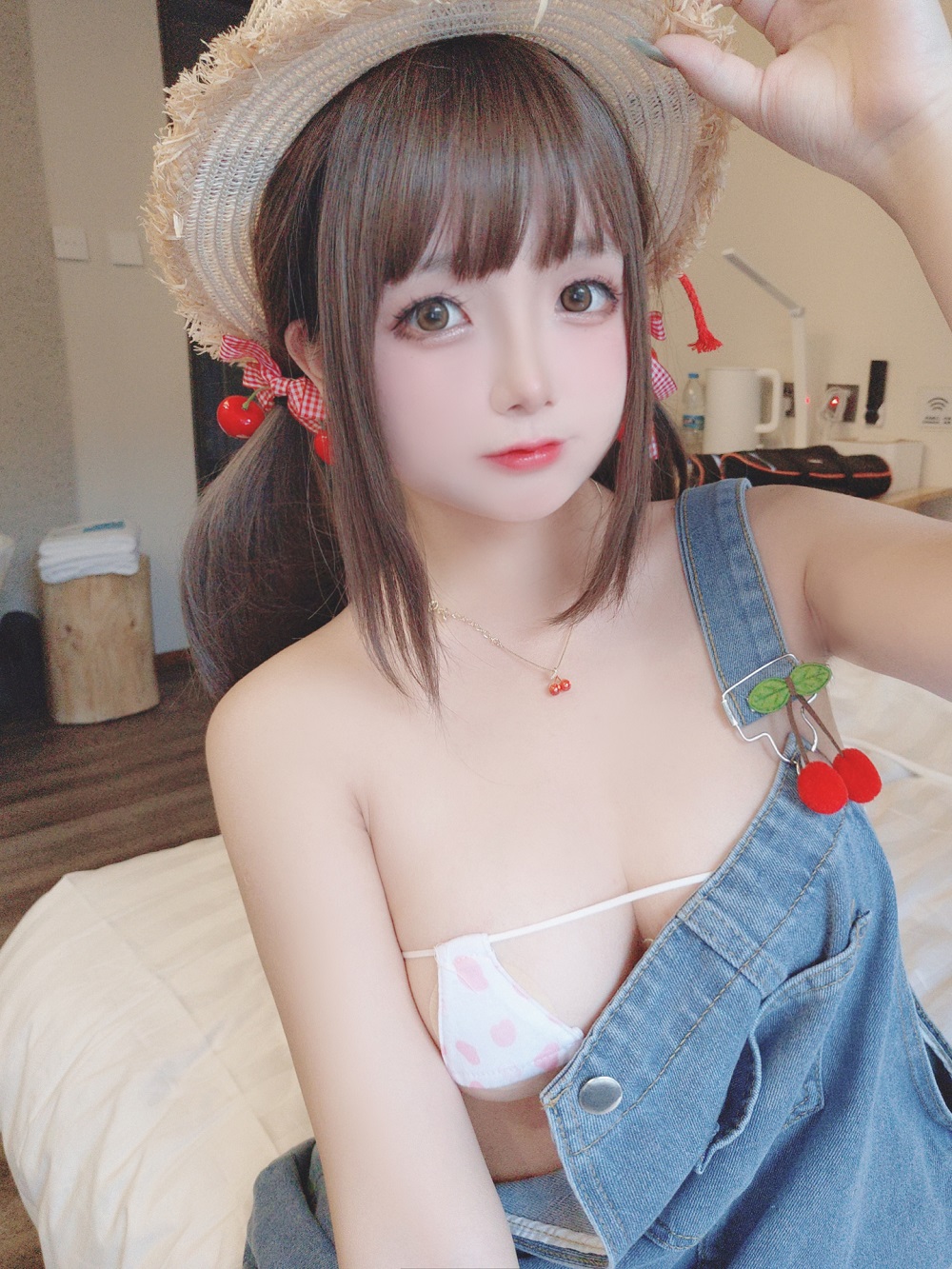 日奈娇-背带牛仔裤[44P]