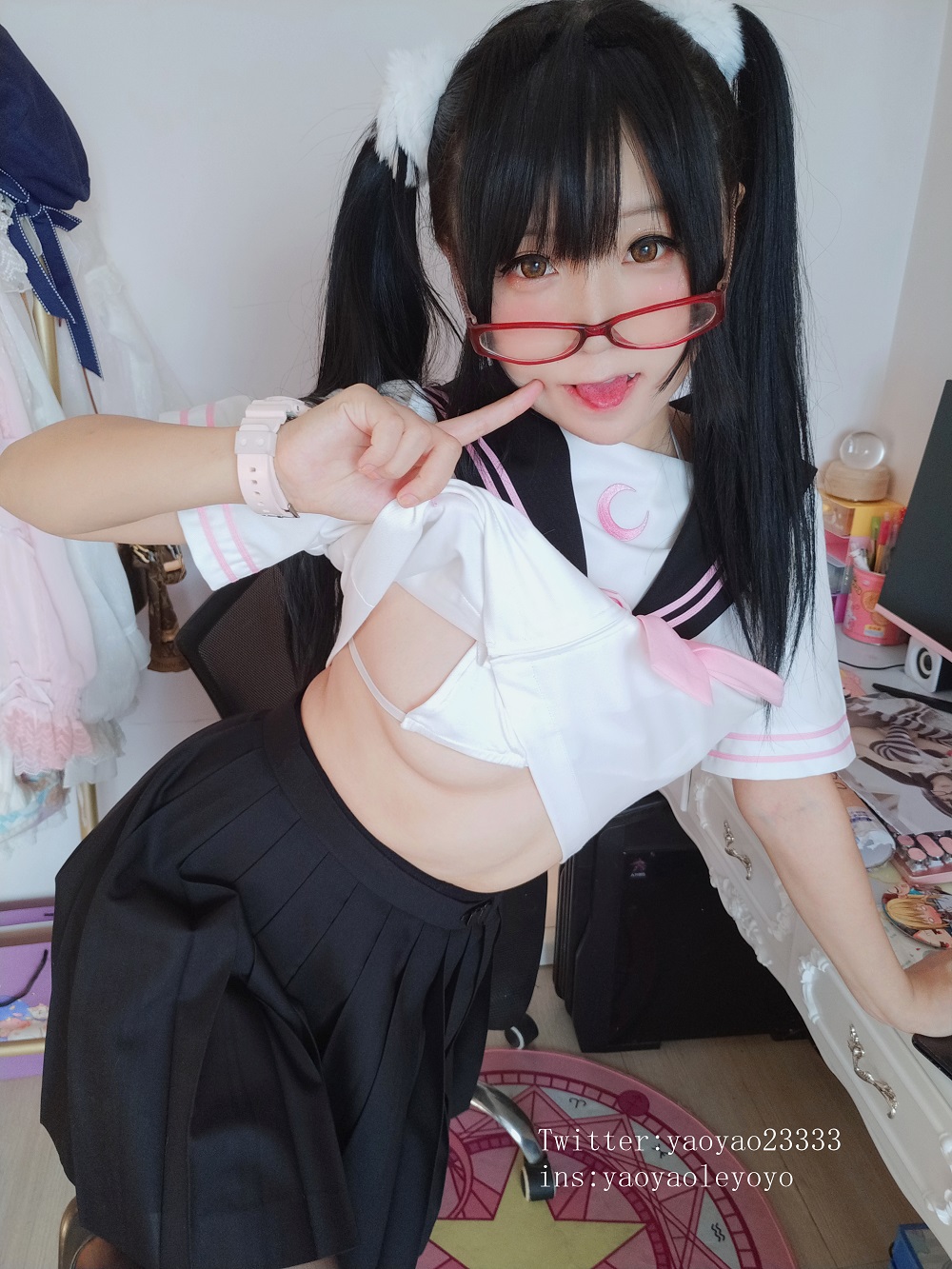 软妹摇摇乐-写真VOL.33-小恶魔JK[226P+12V]