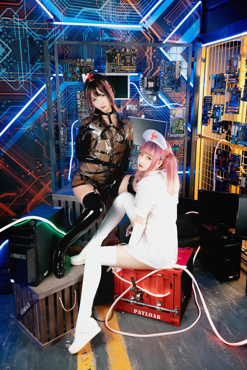 神楽坂真冬-双人透明黑白护士[150P+3V]