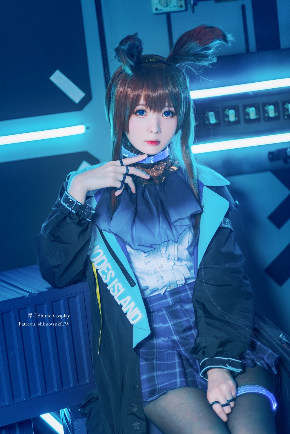 霜月shimo-明日方舟-阿米娅[18P]