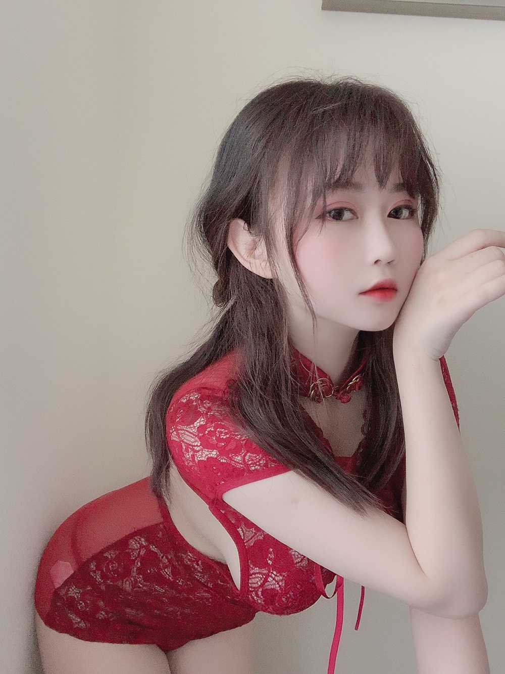 依依超级懒-红色旗袍[25P]