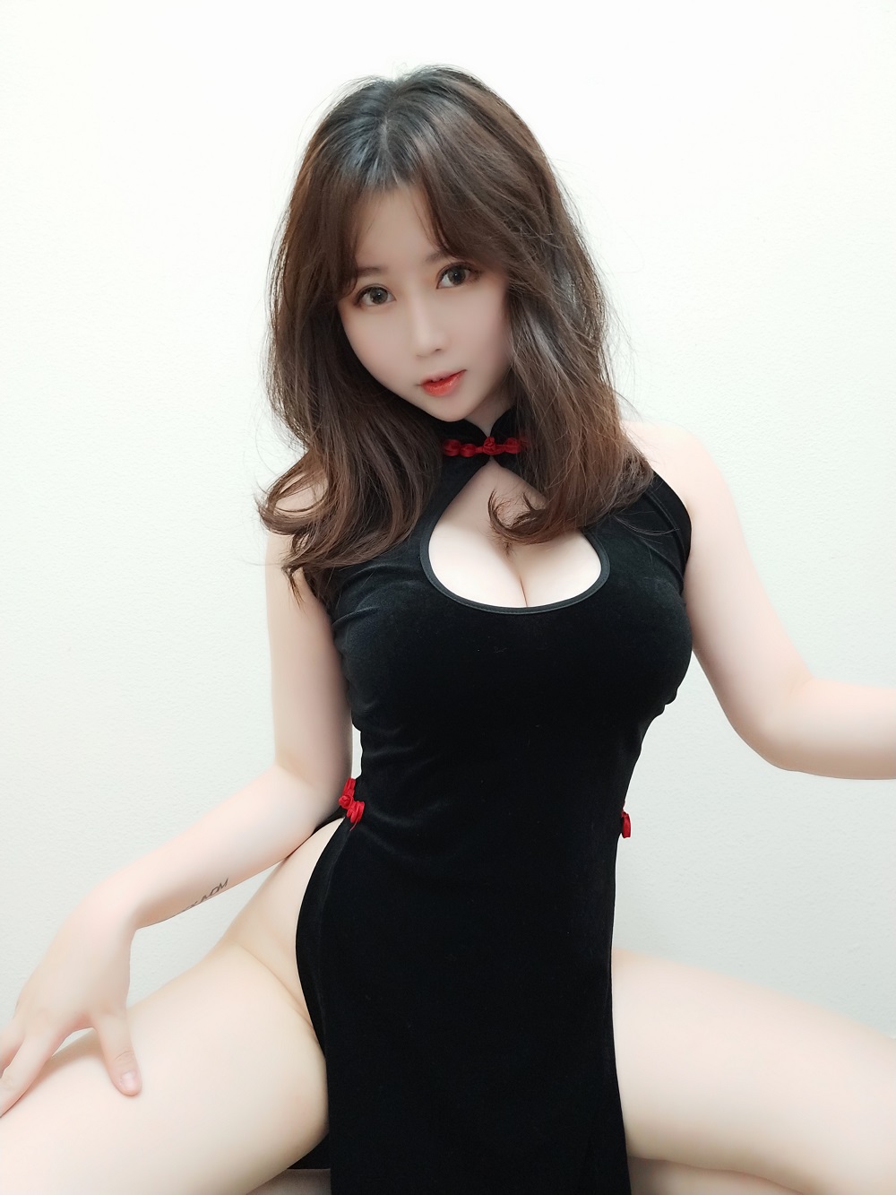 依依超级懒-黑旗袍[25P]