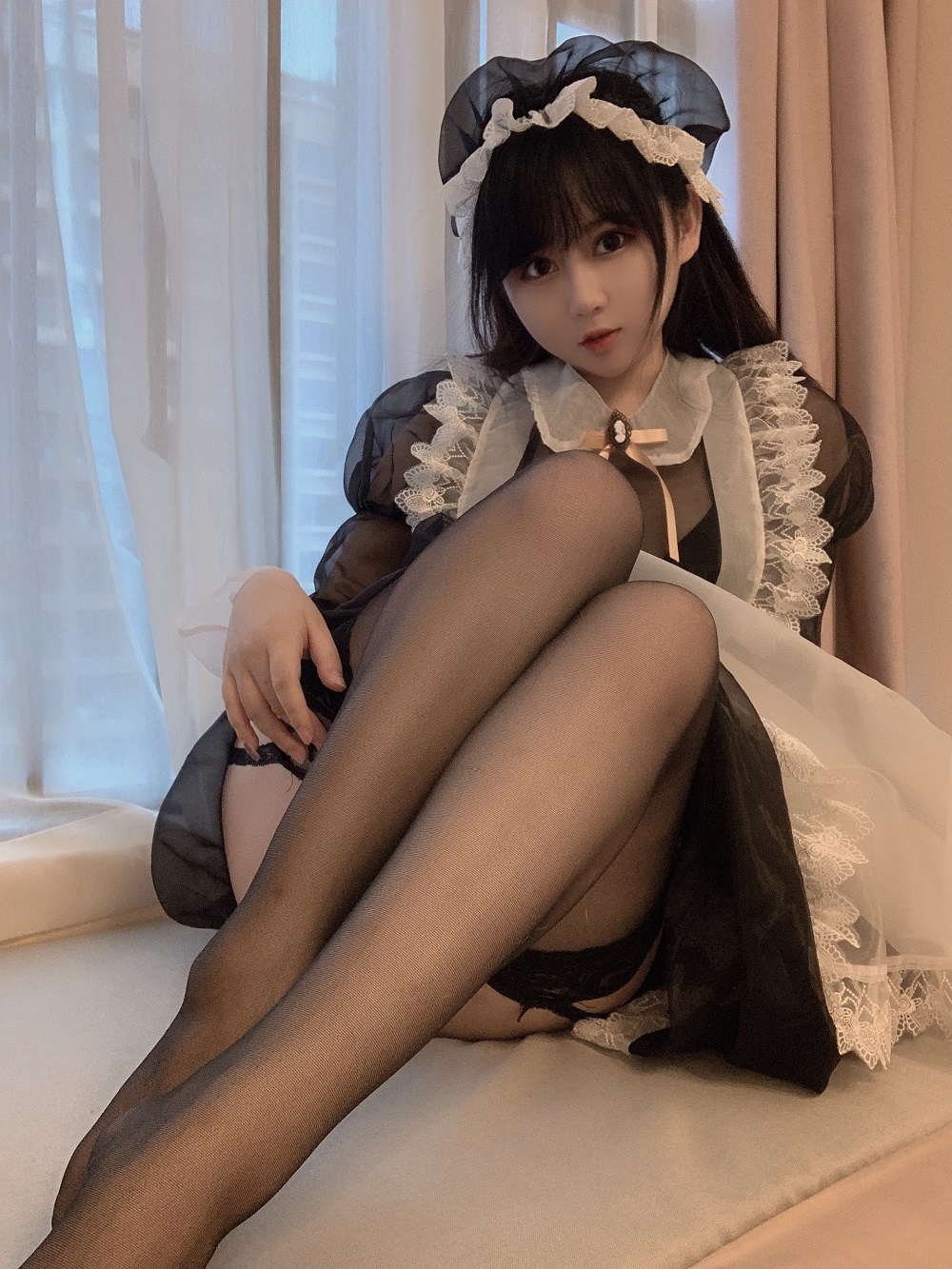 依依超级懒-透明女仆[30P+2V]
