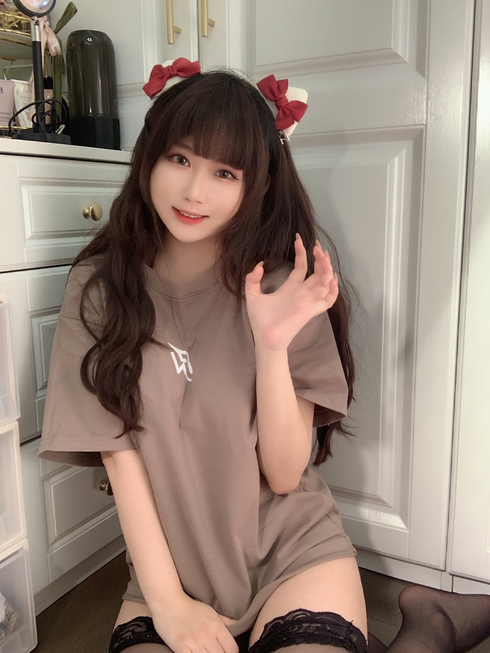 依依超级懒-T恤之下[31P+2V]