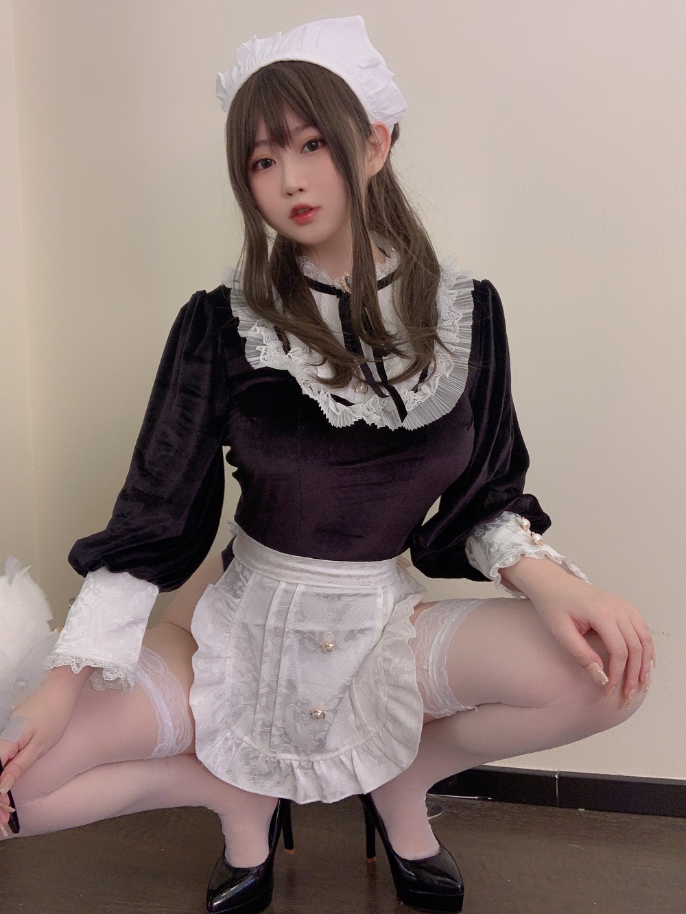 依依超级懒-女仆馆长[50P+5V]