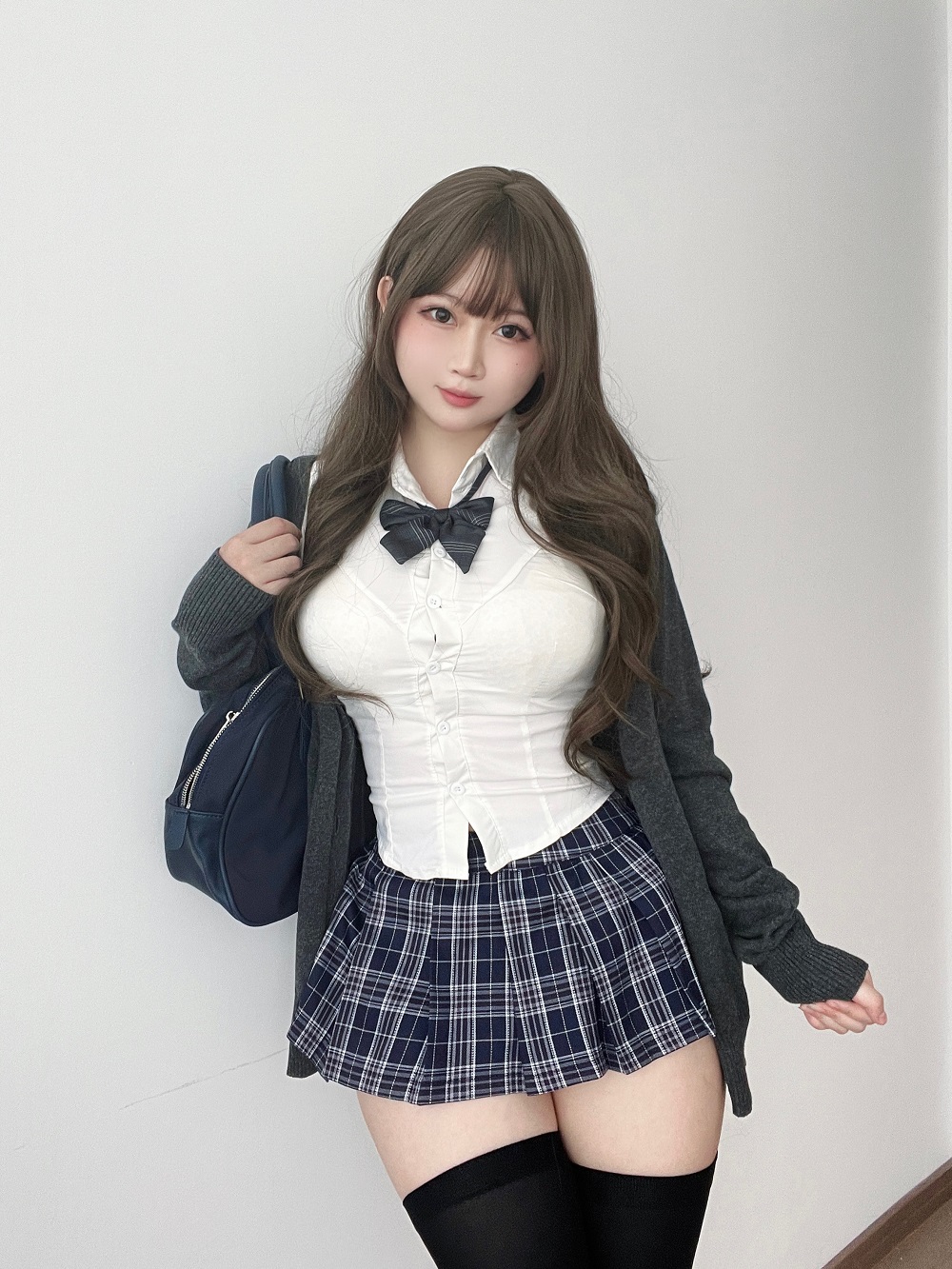 依依超级懒-学姐的日常[35P+3V]