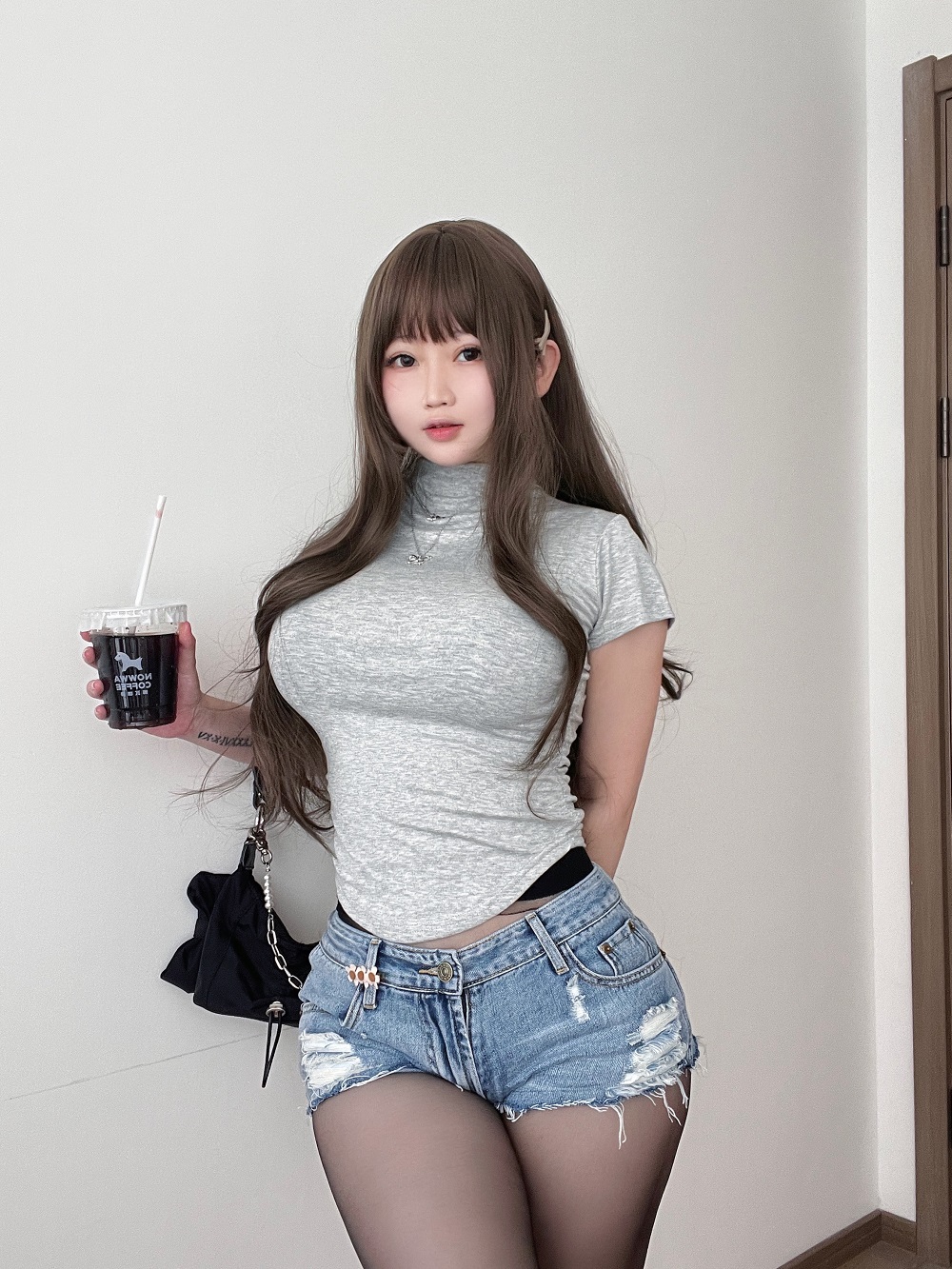 依依超级懒-学姐的背影[38P+5V]