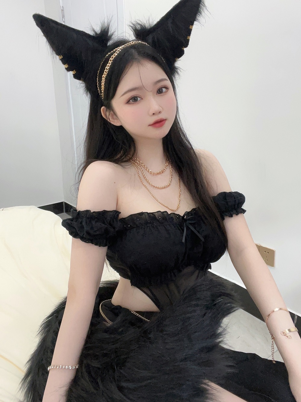 依依超级懒-黑狼[34P+2V]