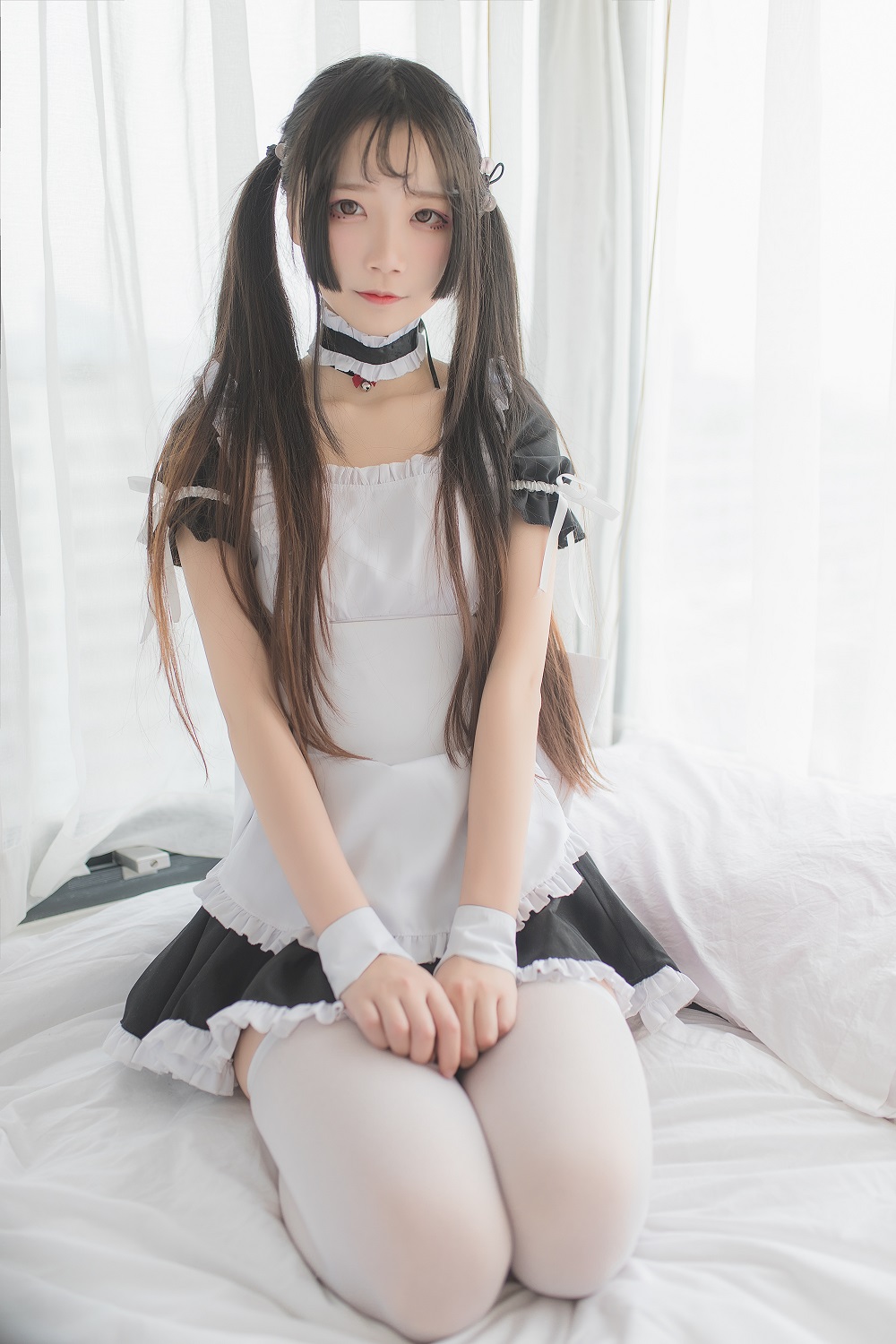 五更百鬼-白丝女仆[31P] COS网红博主 预览1图