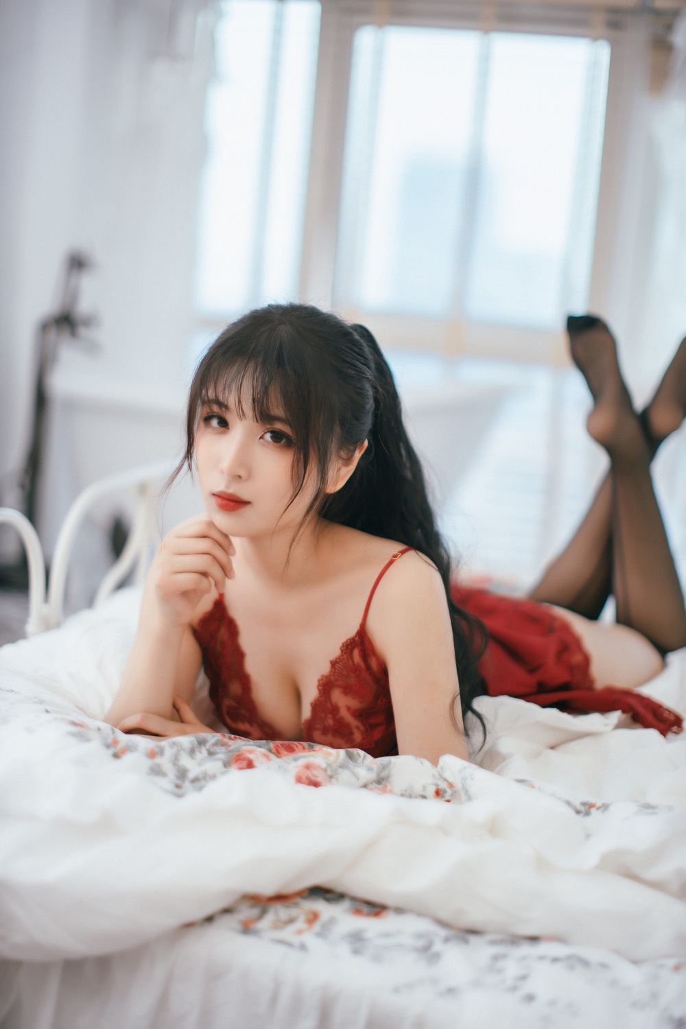 轩萧学姐-红色蕾丝睡衣[28P]