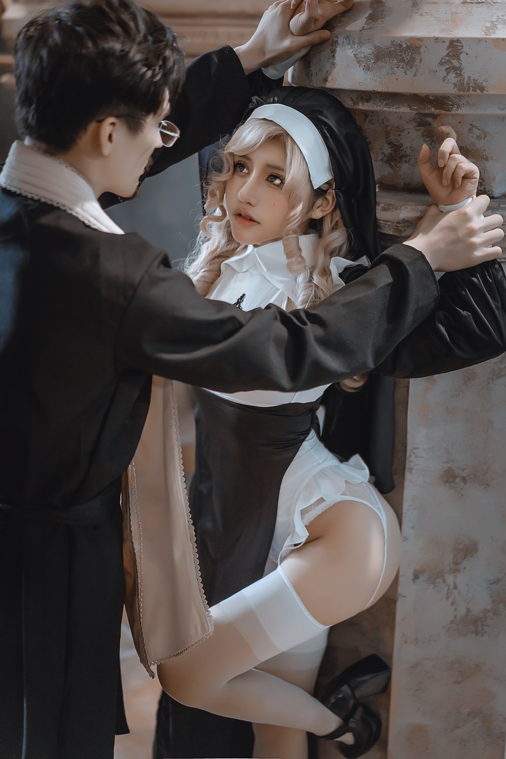 一笑芳香沁-修女与神父[46P+3V]
