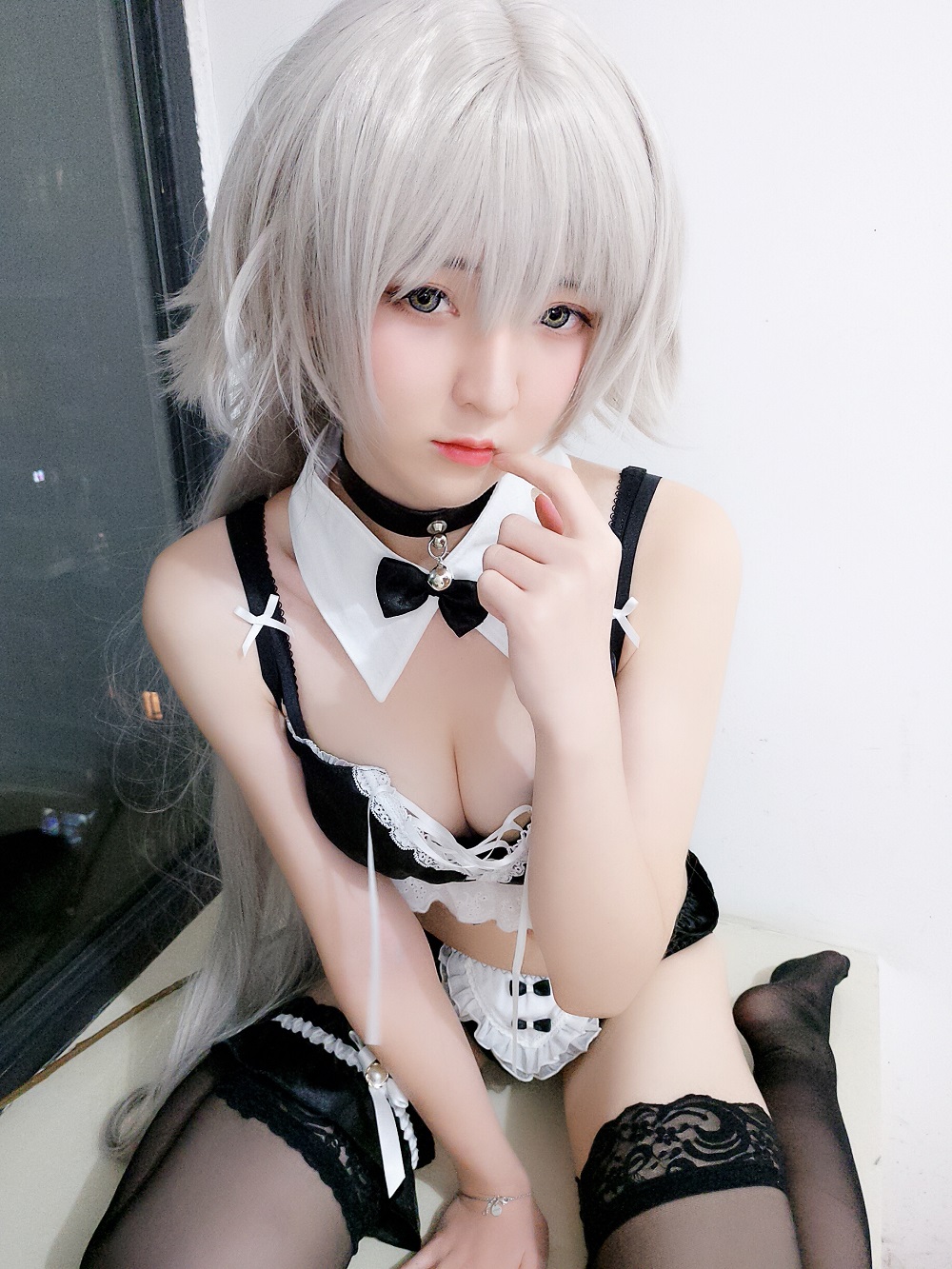 一小央泽-黑白内衣女仆[10P]