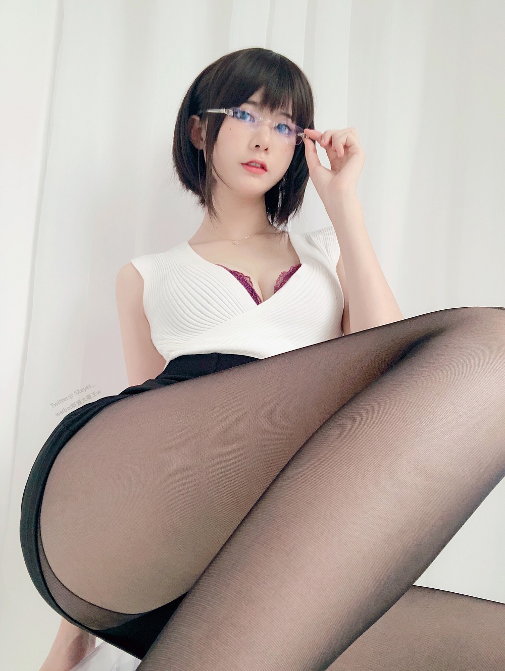 眼酱大魔王w-职场OL眼镜娘[26P]
