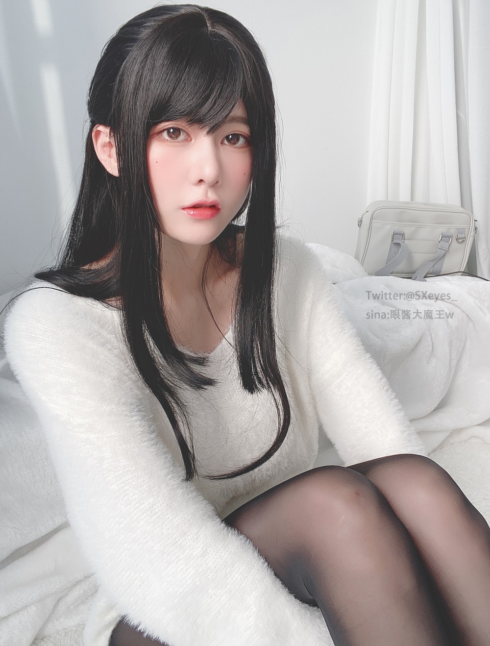 眼酱大魔王w-黑丝毛衣[39P+1V]