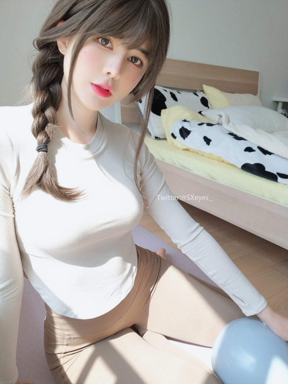 眼酱大魔王w-居家瑜伽服[32P]